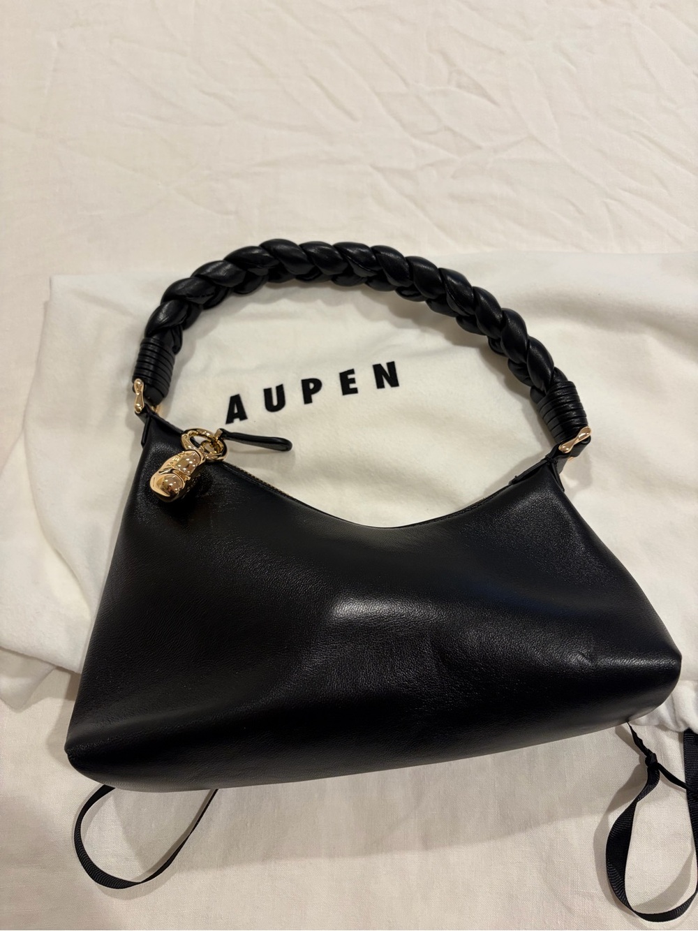 Aupen Black Braided-Handle Shoulder Bag